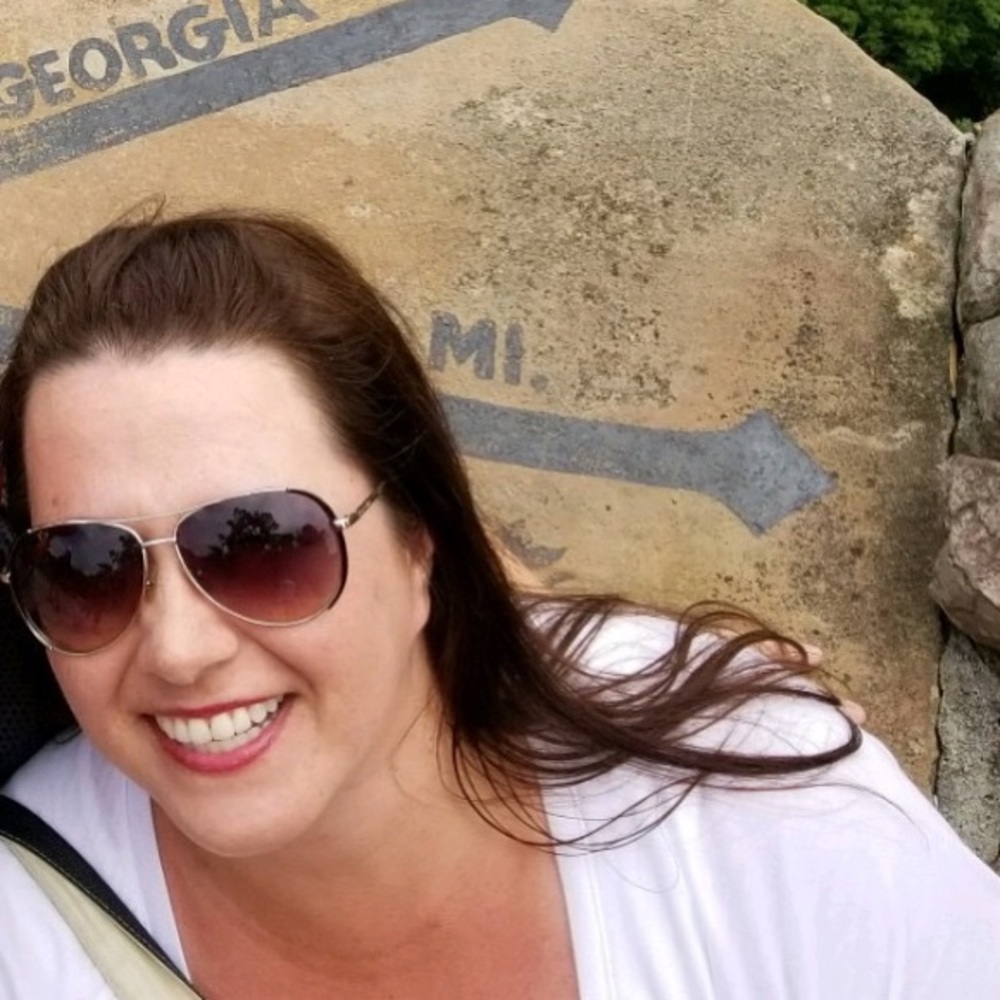 Meet your Posher, Adrianne